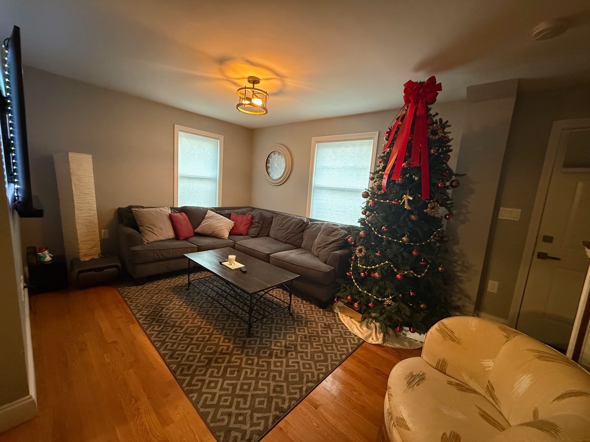 Building Photo - 264 Main St