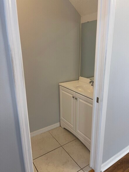 Building Photo - 4152 Winding Vine Dr