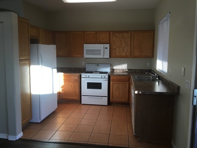 Building Photo - 11170 W Almeria Rd