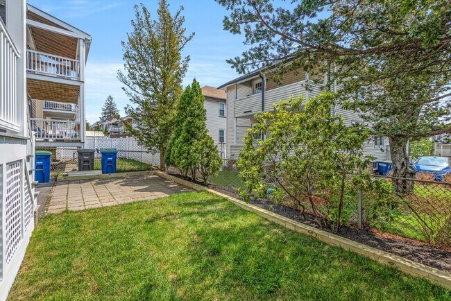 Building Photo - 44-46 Woods Ave