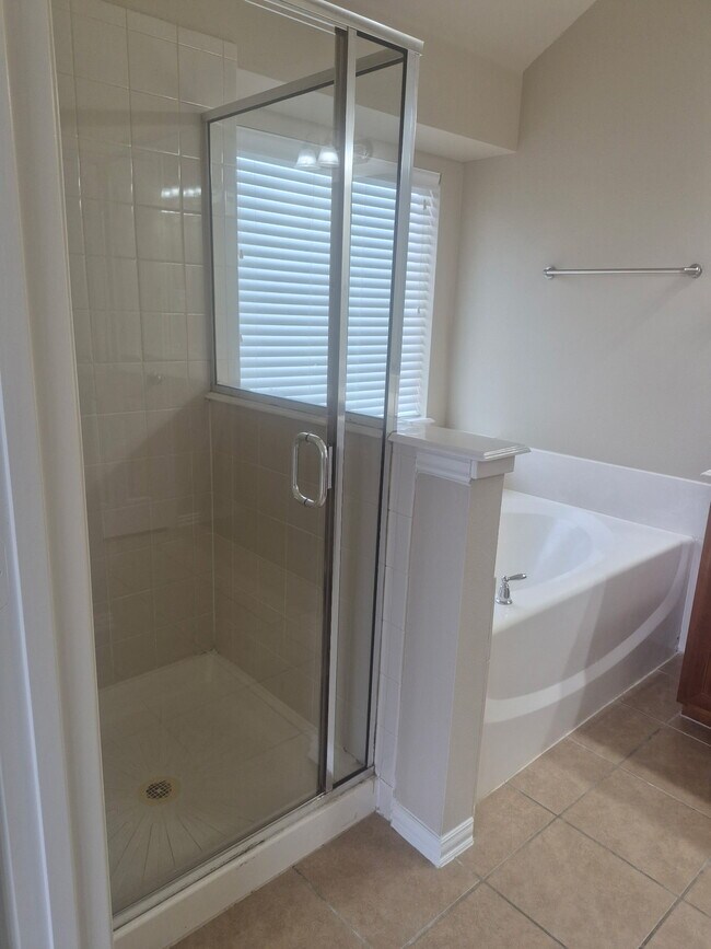 Building Photo - 709 Shady Meadow Ln