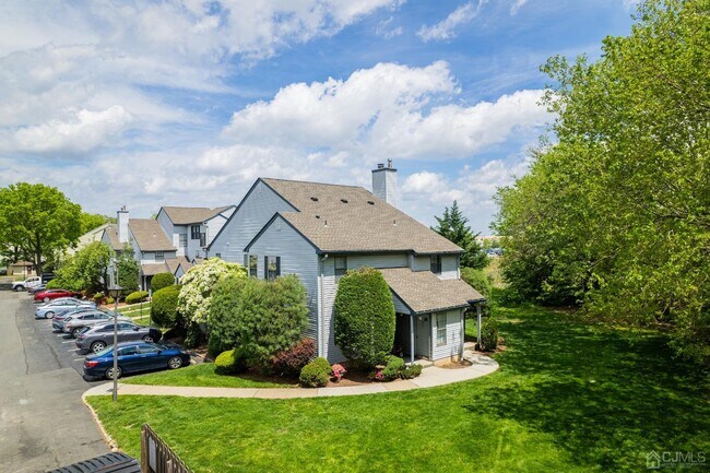 Building Photo - 1612 Woodbridge Commons Way