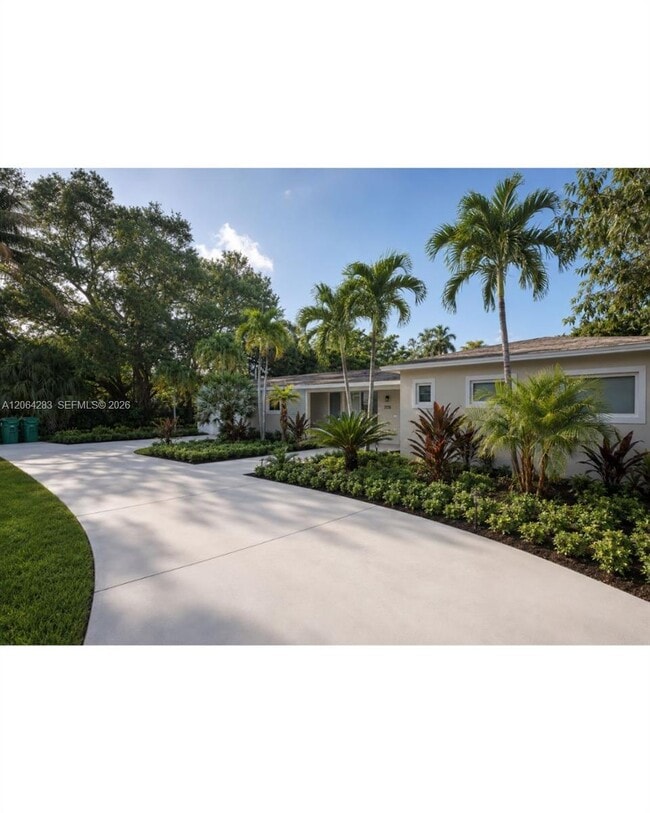 Building Photo - 7025 SW 71st Ct