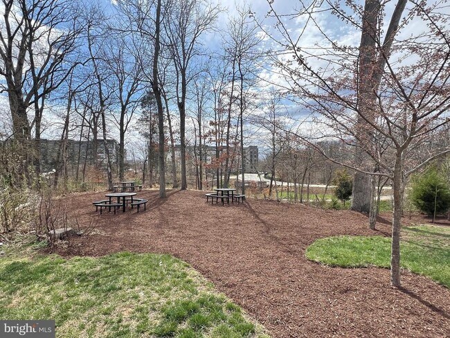 Building Photo - 4810 Garden View Ln