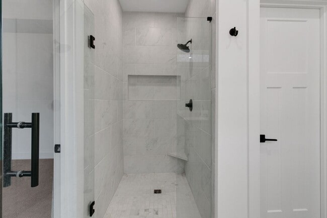 Building Photo - Awesome 4BE/2.5BA in the heart of Sango in Hereford Farm Subdivision!