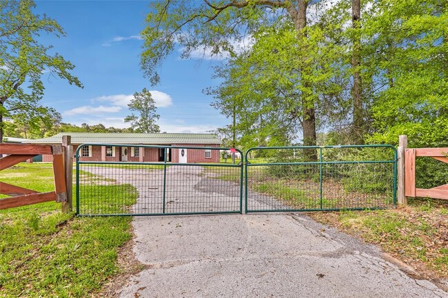Primary Photo - 27311 Kingport Dr