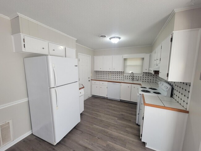 Building Photo - 119 Sunnywood Dr