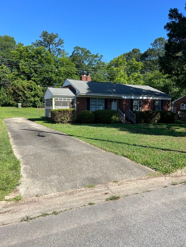 Primary Photo - 225 Franklin St