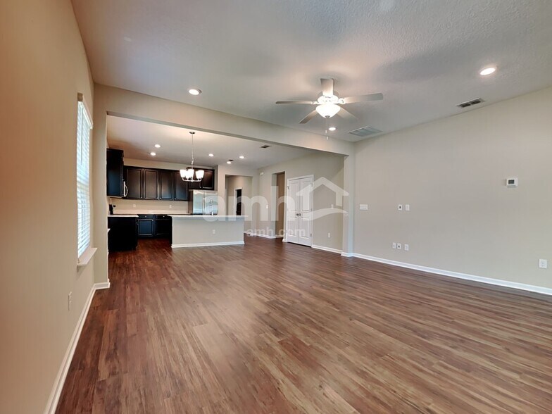 Building Photo - 161 Stone Arbor Ln