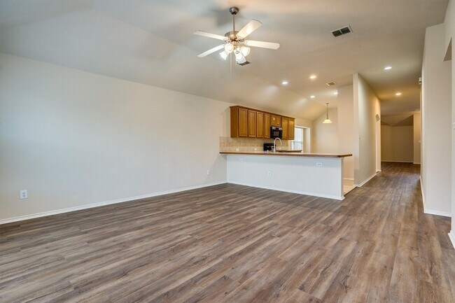Building Photo - 5137 Bayridge Ct