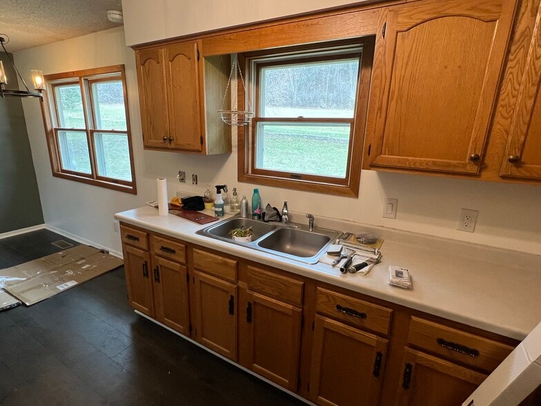 Building Photo - 607 James St NE