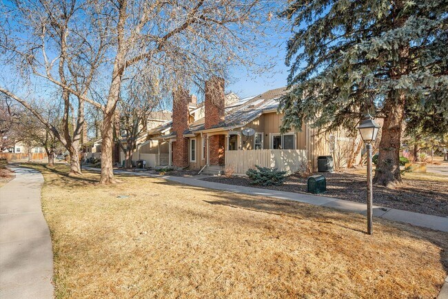 Building Photo - 3BR Townhome | Finished Basement | 2-Car Garage | Pool, Tennis & Pickleball