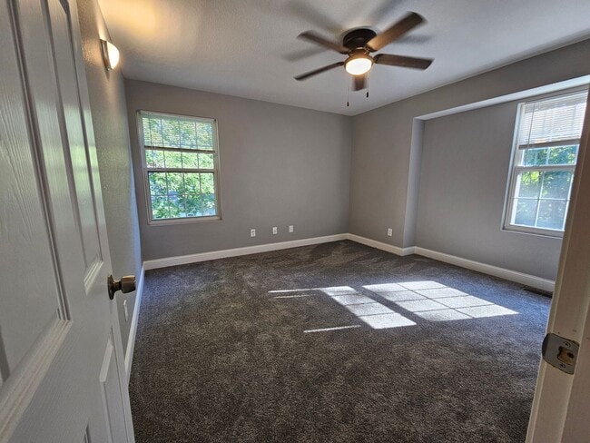 Building Photo - 1416 Maple Ln