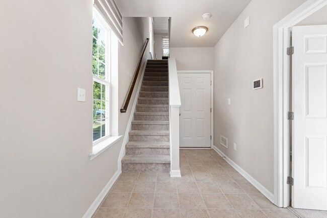 Building Photo - 659 McComb Pl