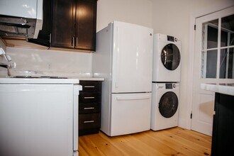 Building Photo - 253 E Main St