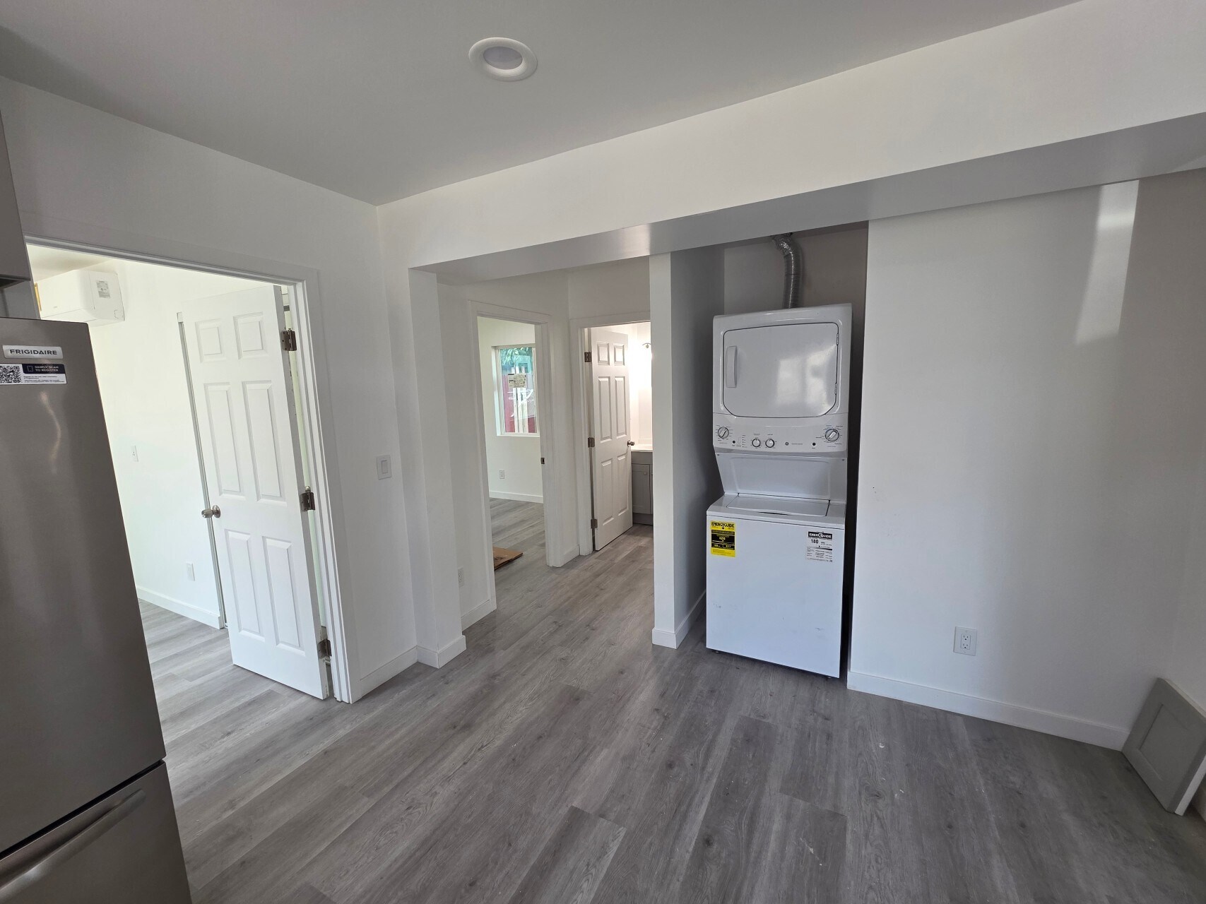 Building Photo - 635 W 51st St