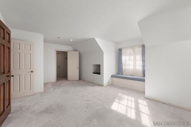 Building Photo - 6350 Calle Del Campanario