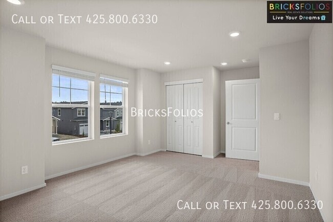 Building Photo - 1209 SW Pendleton Way