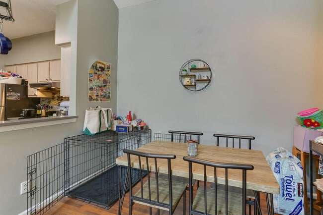 Building Photo - 321 Duke St