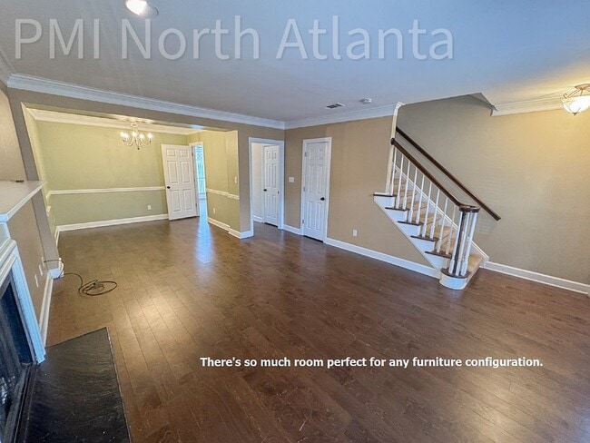 Building Photo - Easy Living in the Heart of Sandy Springs