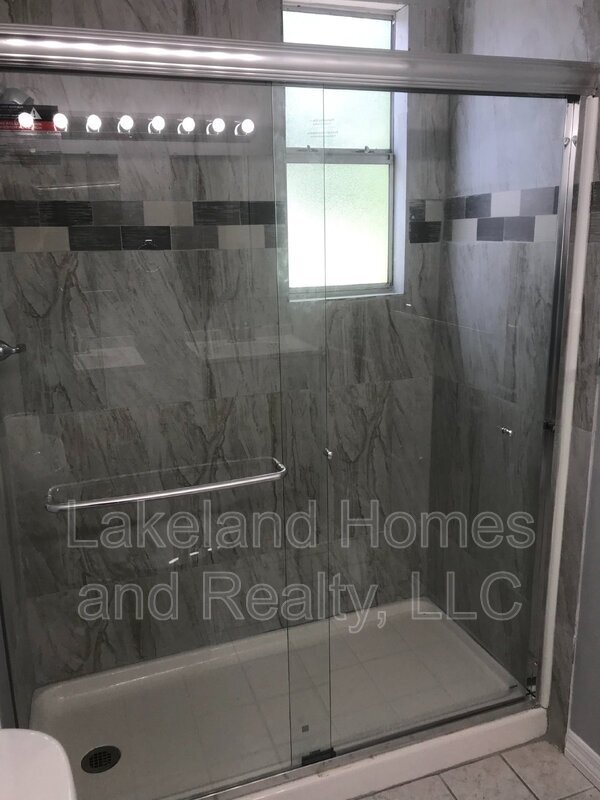 Building Photo - 1060 E Wabash St