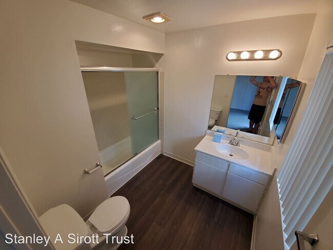 Building Photo - 1300 E California Ave