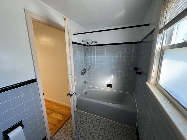 Building Photo - 21 High St