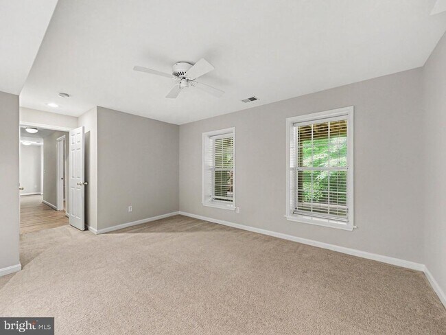 Building Photo - 5641 Eppes Island Pl