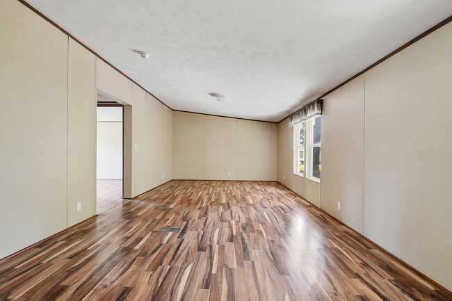 Building Photo - 15297 Floyd Holton Rd