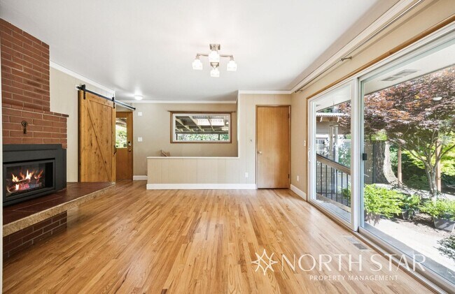 Building Photo - Charming Home in Coveted First Addition Ne...