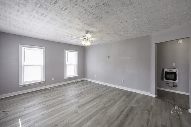 Building Photo - 909 Lane Ave