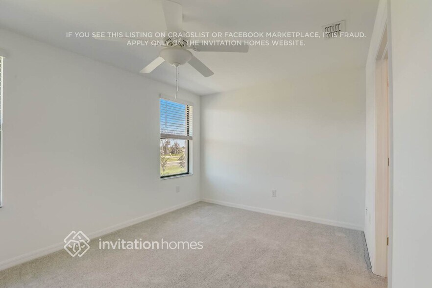 Building Photo - 2017 E Landings Wy