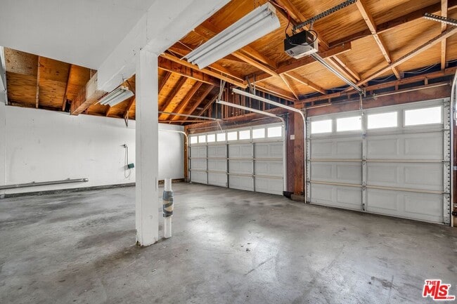 Building Photo - 7513 W 83rd St