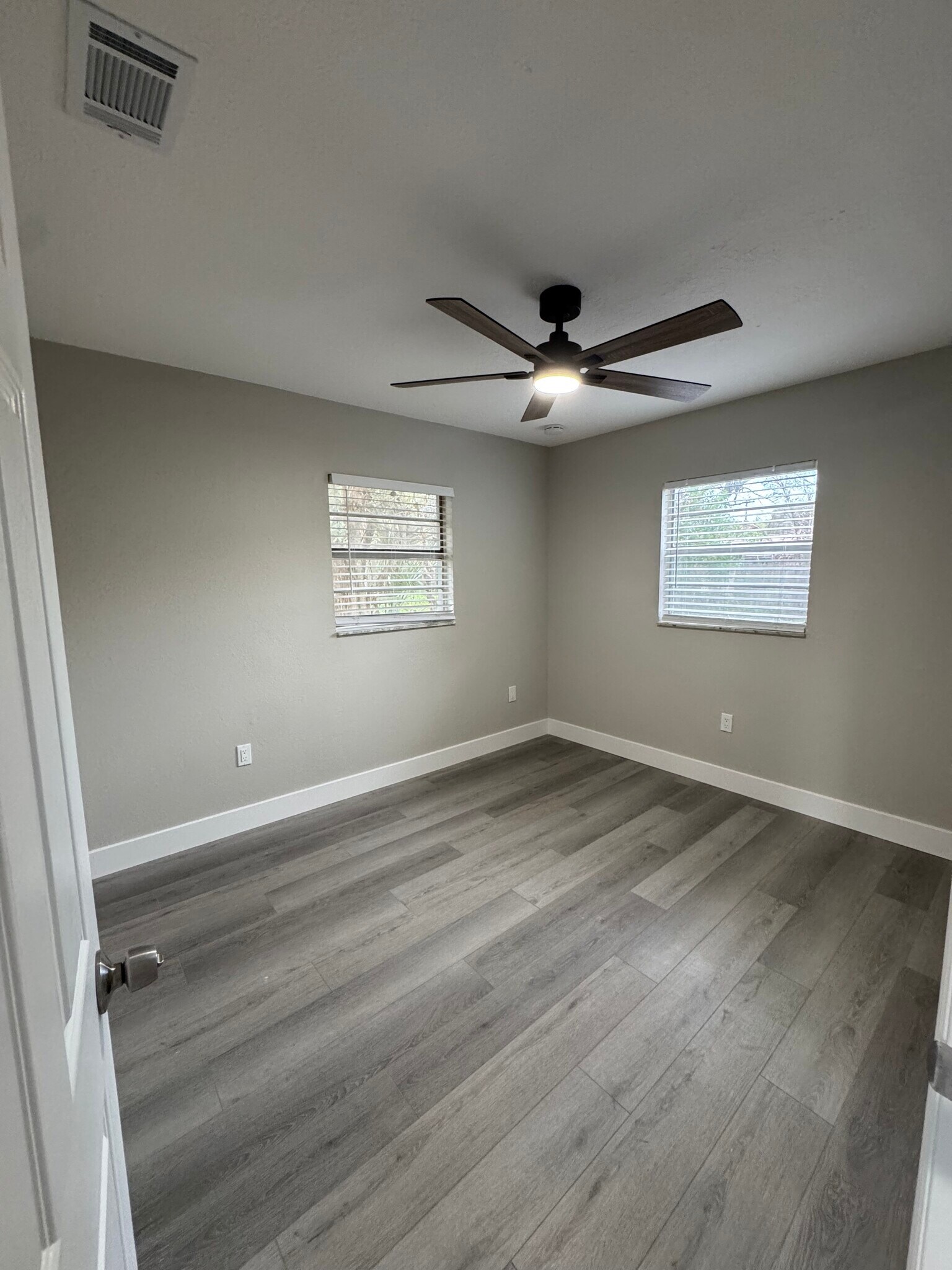 Building Photo - 555 Cadillac Blvd