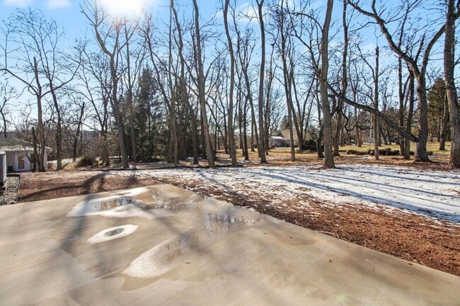 Building Photo - 1355 Valley Green Rd