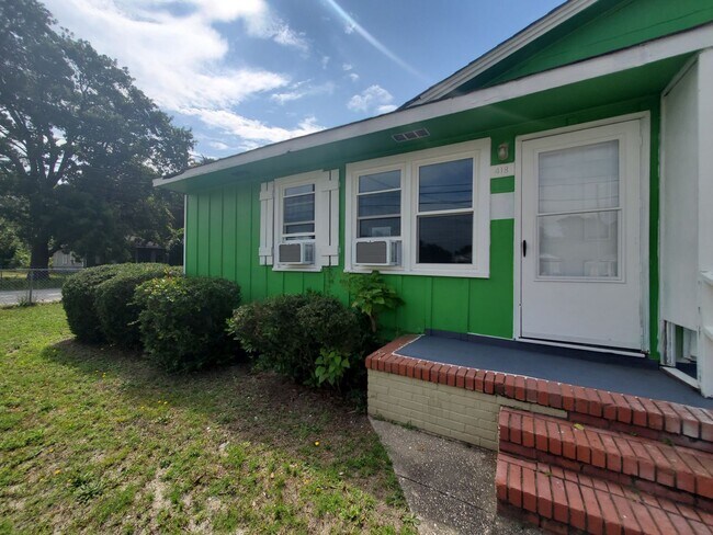 Primary Photo - 418 Lake Ave