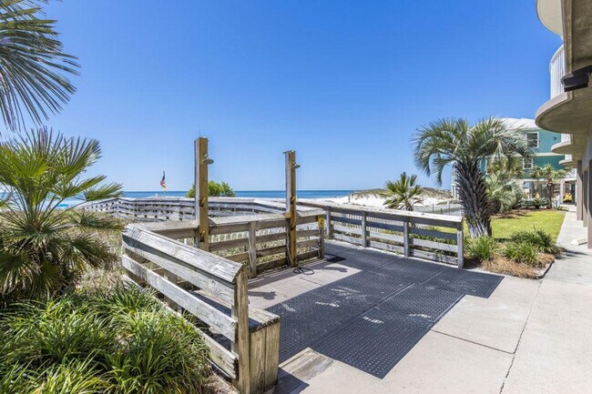 Building Photo - 561 E Beach Blvd