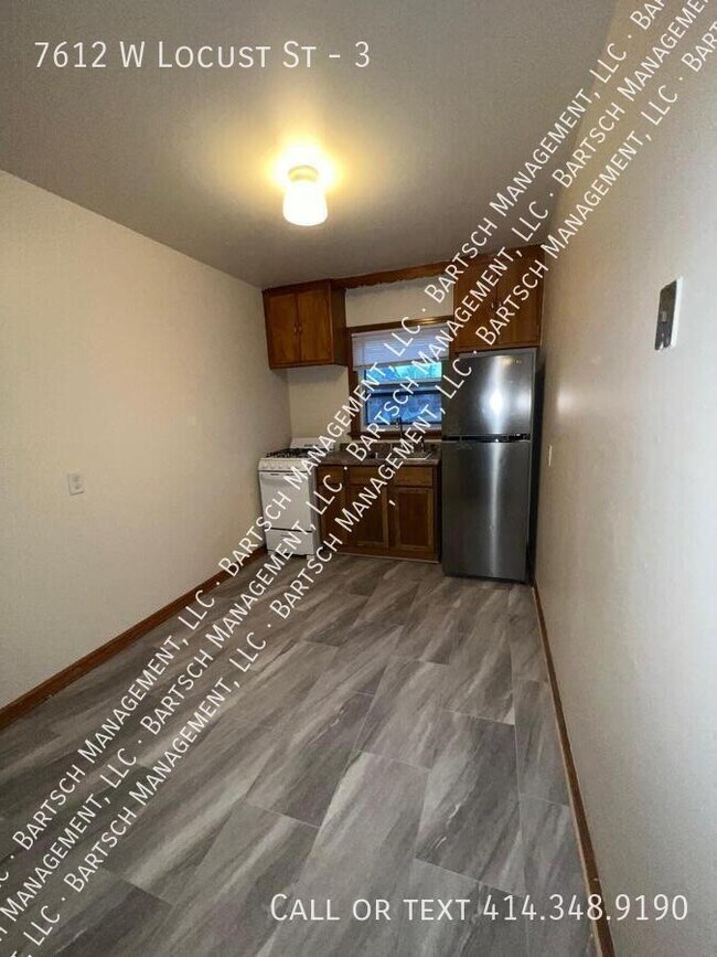 Building Photo - 7612 W Locust St