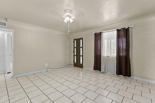 Building Photo - 7707 Parral Dr