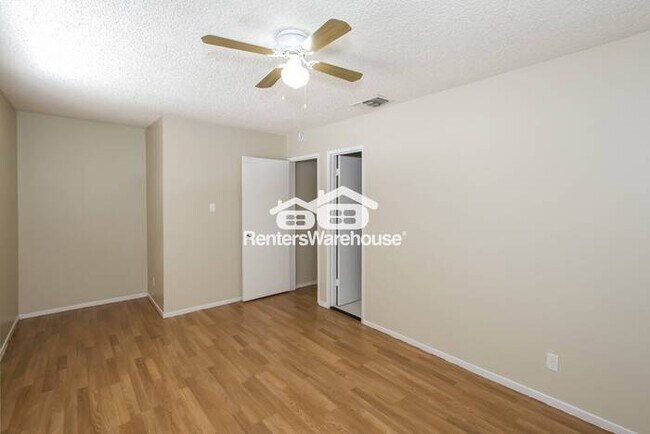 Building Photo - $500 Move-In Special!   Renters Warehouse ...
