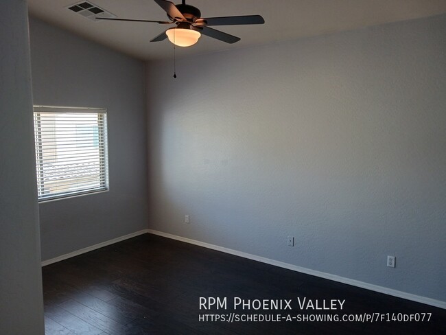 Building Photo - Charming Phoenix 3 Bed / 2.5 Bath Townhome...