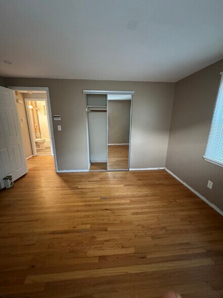 Building Photo - 22 Judith Ter