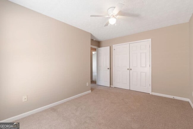 Building Photo - 2020 Briar Creek Ct NE
