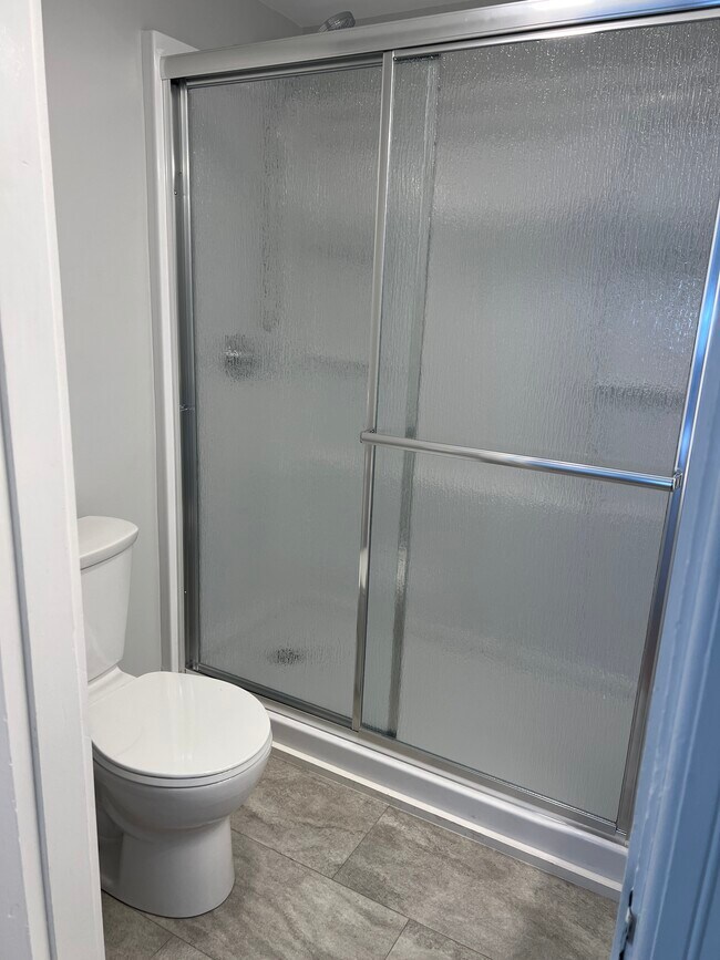 Full bath - 60 Ocean Ave