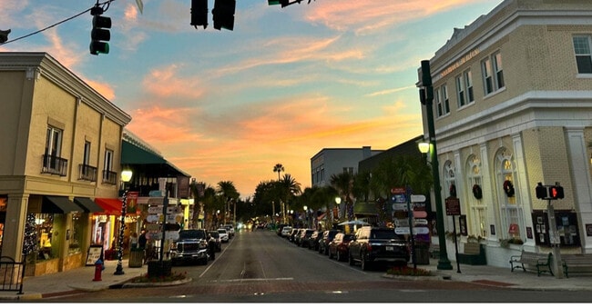 Building Photo - 157 N Rhodes St