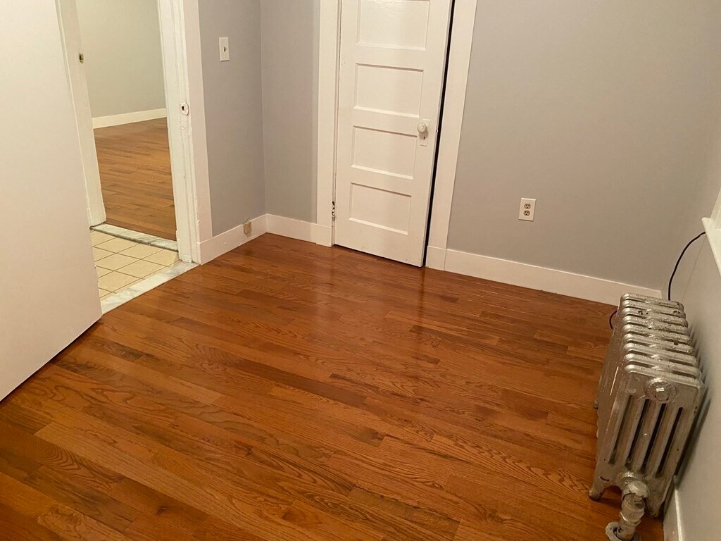 Building Photo - 18 Walnut Rd