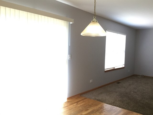 Building Photo - 2122 Willow Lakes Dr