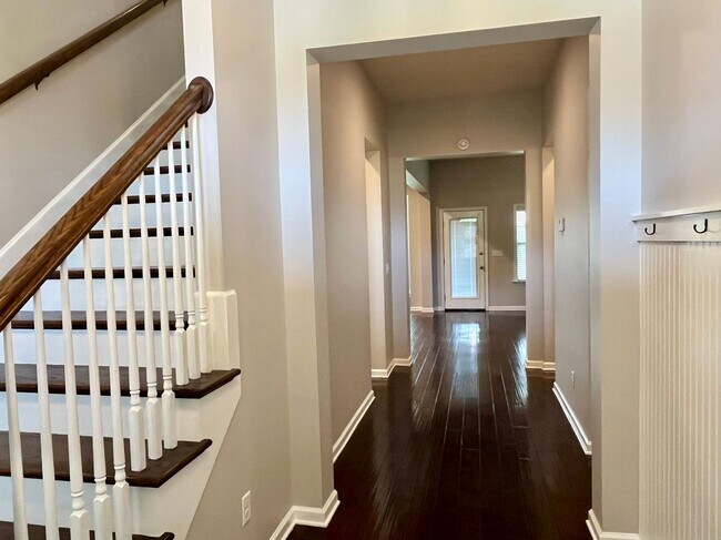 Building Photo - Deer Creek - 4BR/ 2 story/ 2500+SQFT