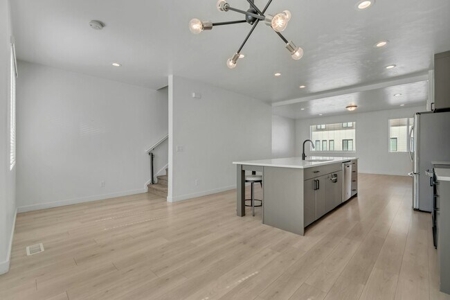 Building Photo - 501 S 1080 W