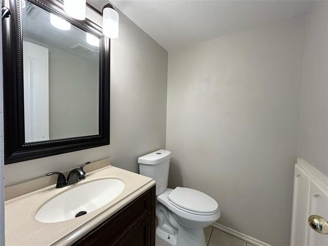 Building Photo - 2114 Montclair Ln